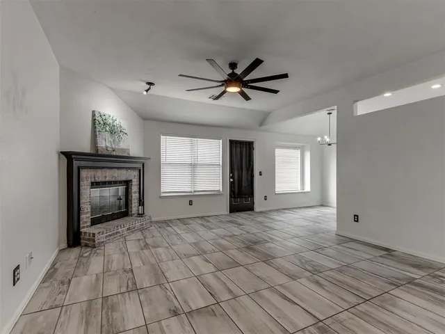 Photo 5 — 220 SW 142nd Street, Oklahoma City, OK 73170