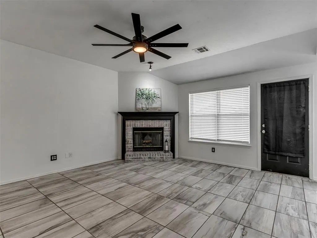 Photo 6 — 220 SW 142nd Street, Oklahoma City, OK 73170