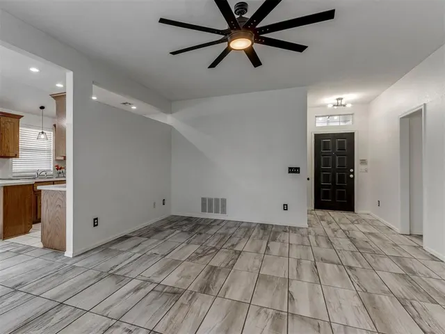 Photo 7 — 220 SW 142nd Street, Oklahoma City, OK 73170