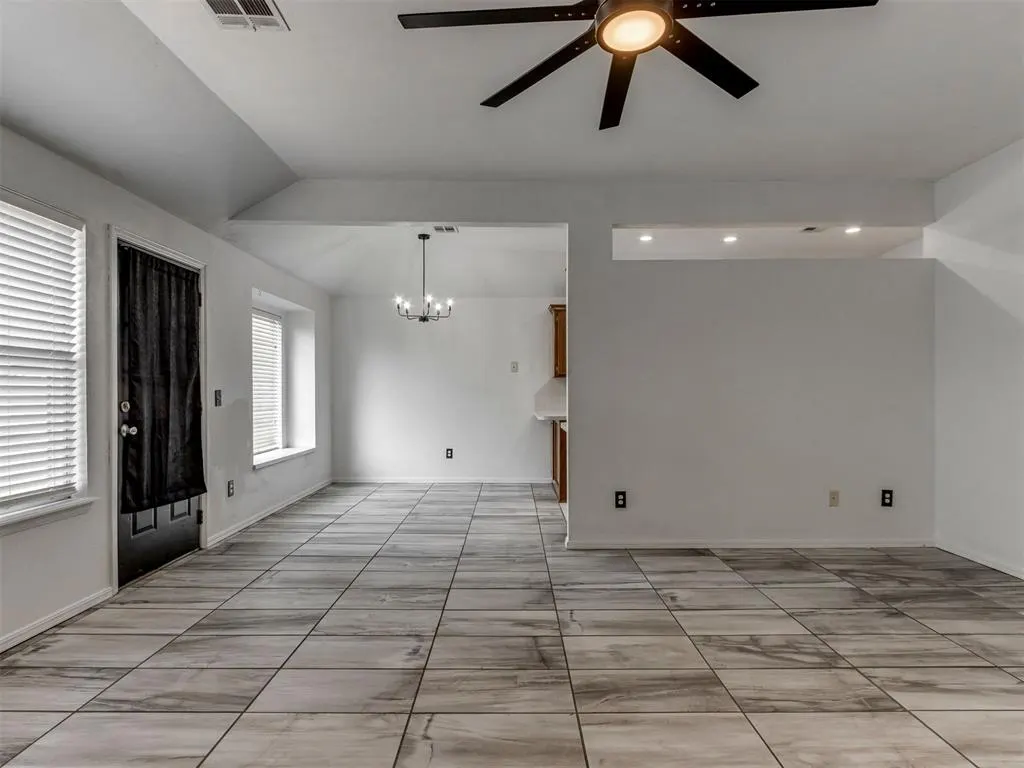 Photo 8 — 220 SW 142nd Street, Oklahoma City, OK 73170