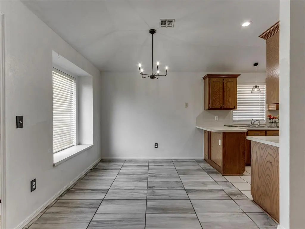 Photo 9 — 220 SW 142nd Street, Oklahoma City, OK 73170