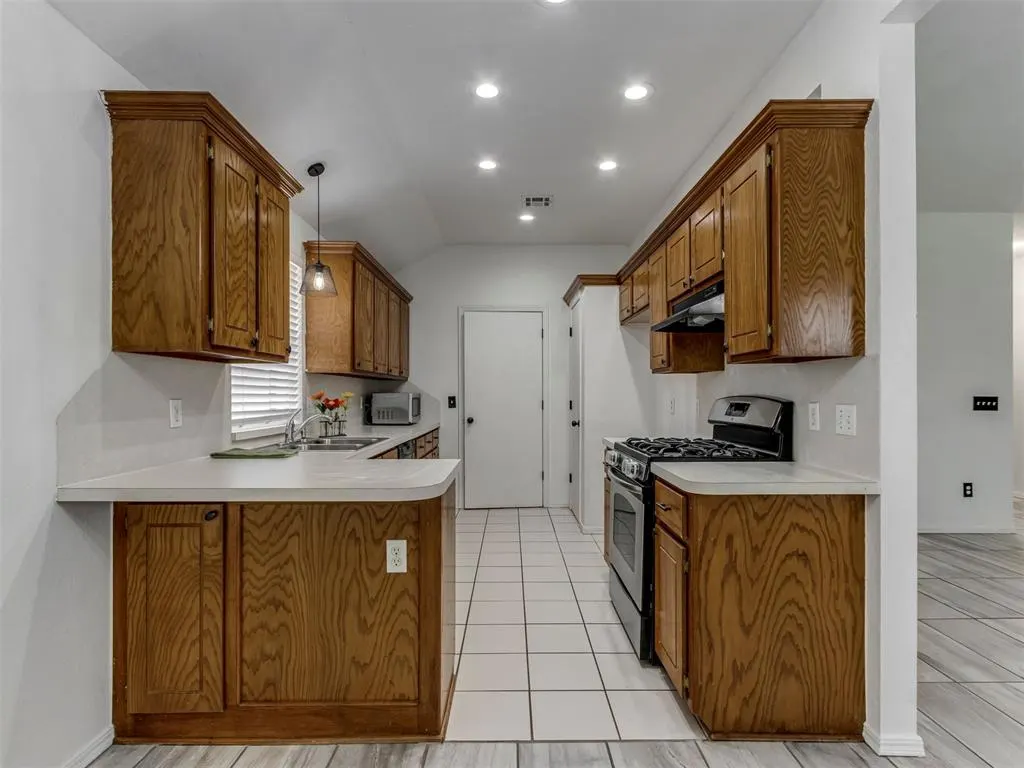 Photo 10 — 220 SW 142nd Street, Oklahoma City, OK 73170