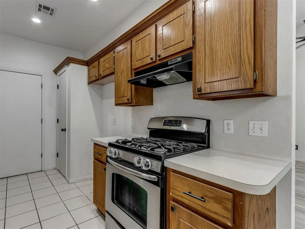 Photo 12 — 220 SW 142nd Street, Oklahoma City, OK 73170