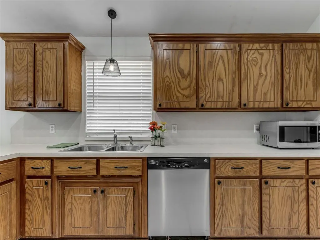 Photo 13 — 220 SW 142nd Street, Oklahoma City, OK 73170