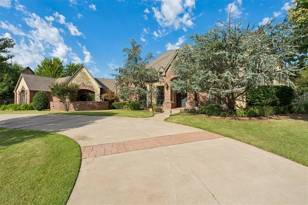 Photo 7 — 3917 Sherwood Green Lane, Edmond, OK 73034