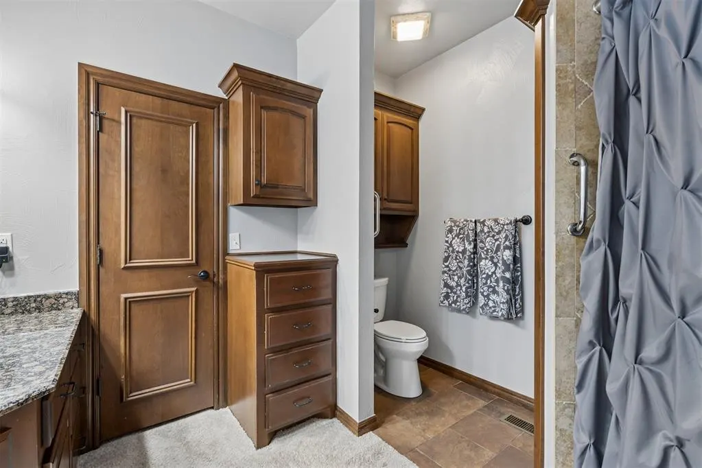 Photo 33 — 3917 Sherwood Green Lane, Edmond, OK 73034