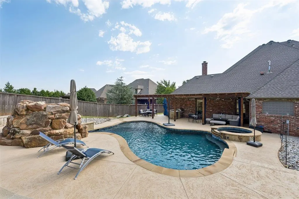 Photo 48 — 3917 Sherwood Green Lane, Edmond, OK 73034