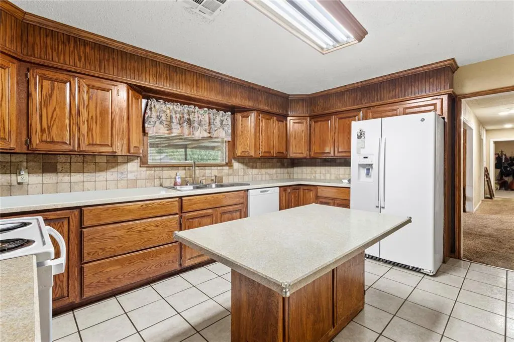 Photo 9 — 502 3rd Street, Fort Cobb, OK 73038