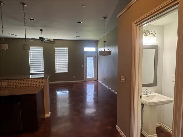 Photo 3 — 473 S Fretz Avenue, Edmond, OK 73003