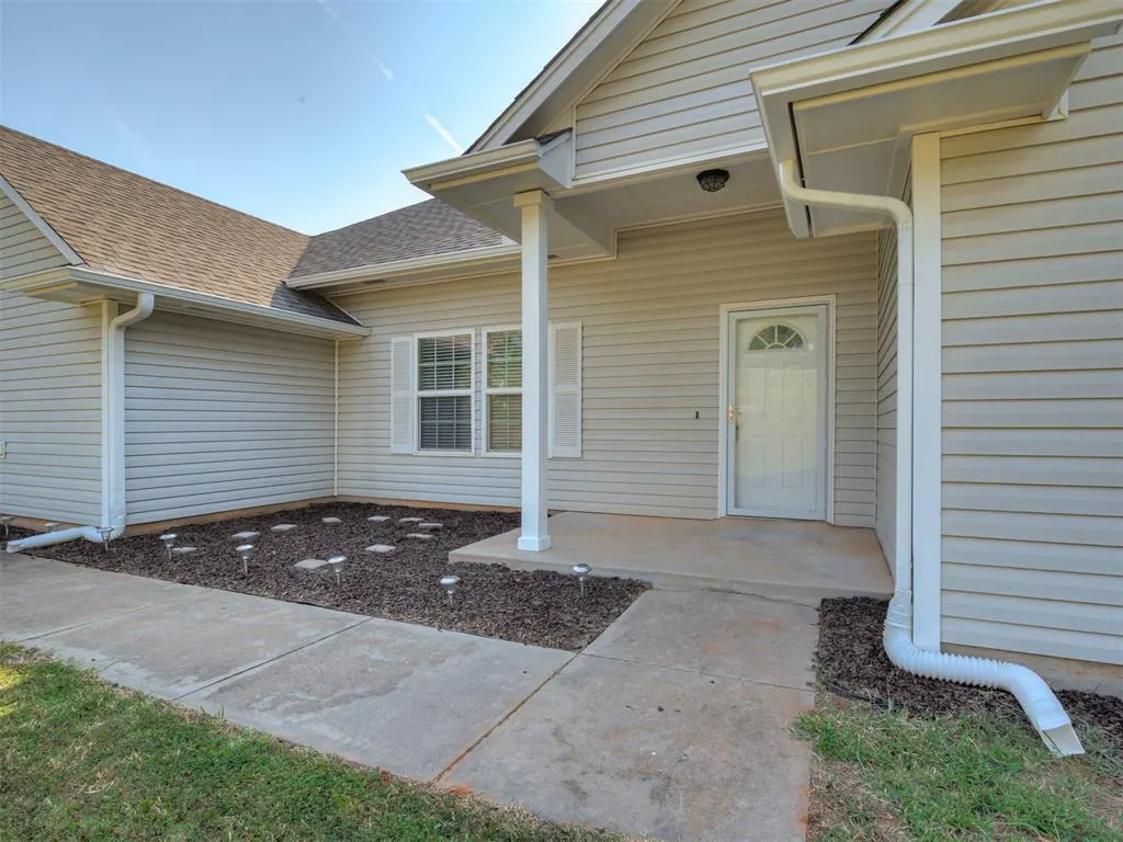 Photo 3 — 17456 Blackjack Ridge Road, Newalla, OK 74857