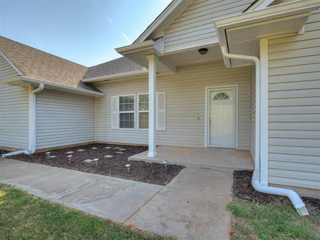 Photo 3 — 17456 Blackjack Ridge Road, Newalla, OK 74857