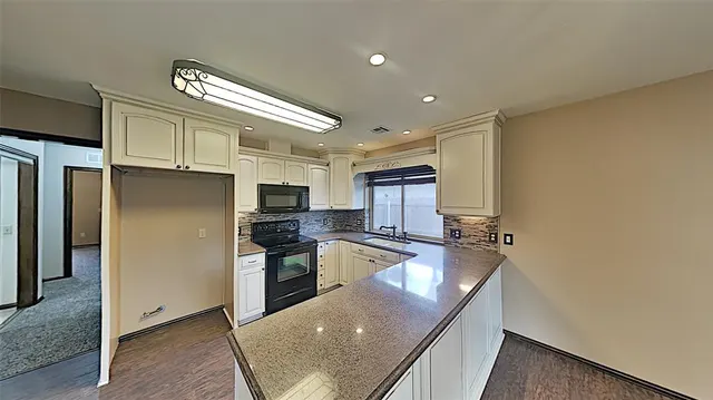Photo 8 — 3905 Regatta Road, Yukon, OK 73099
