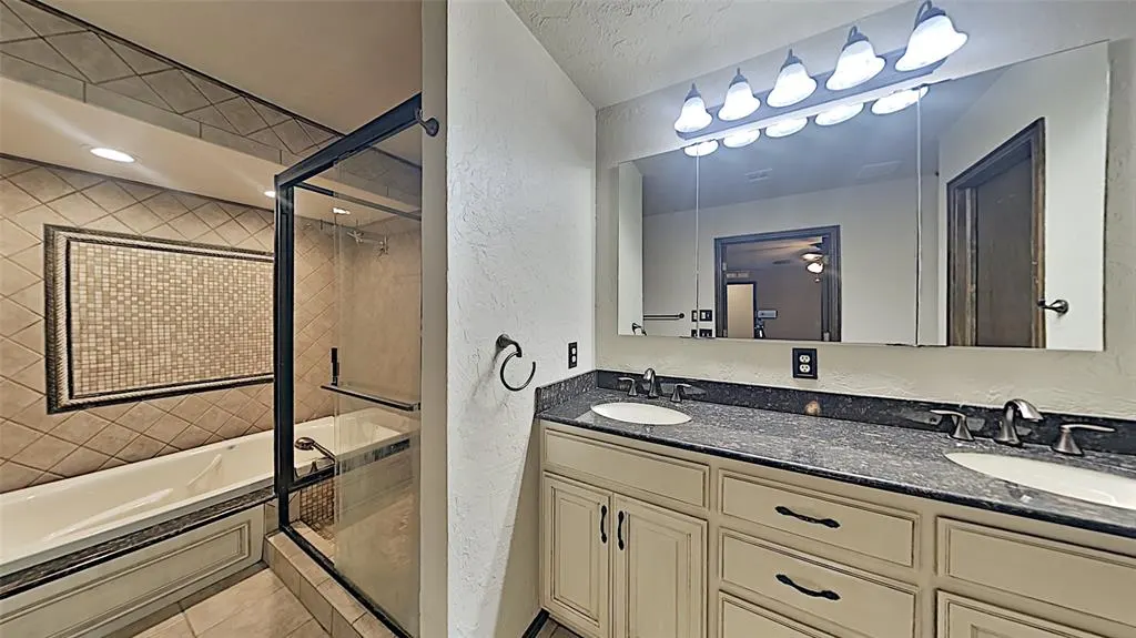 Photo 11 — 3905 Regatta Road, Yukon, OK 73099