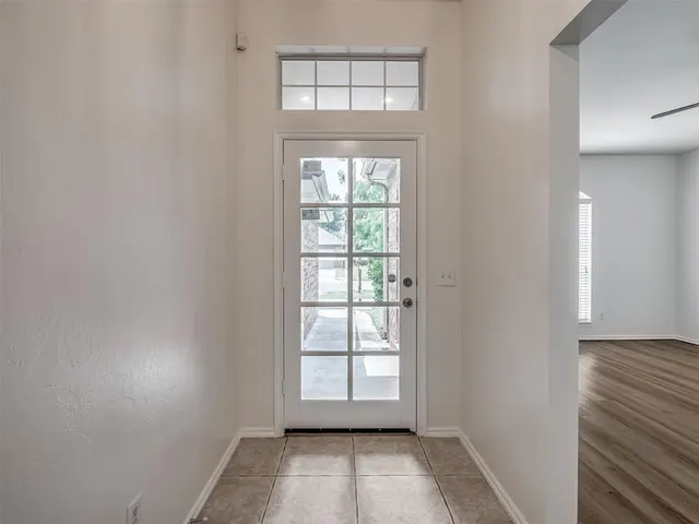 Photo 3 — 325 Crossland Court, Edmond, OK 73003