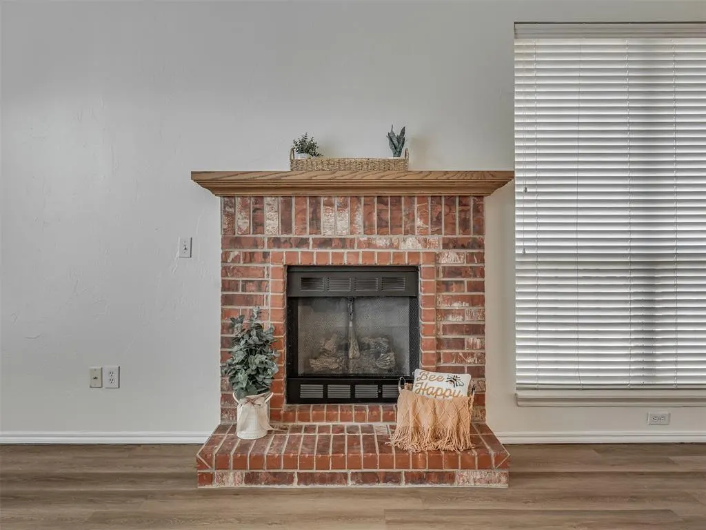 Photo 5 — 325 Crossland Court, Edmond, OK 73003