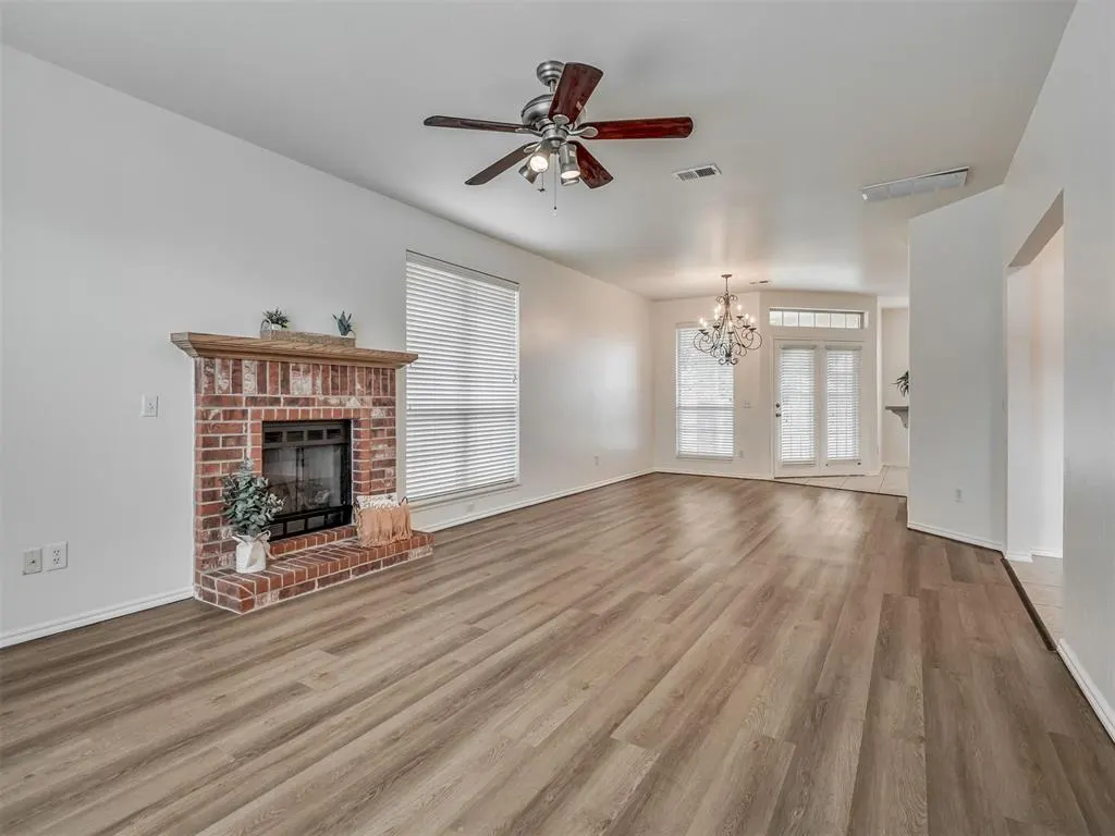 Photo 6 — 325 Crossland Court, Edmond, OK 73003