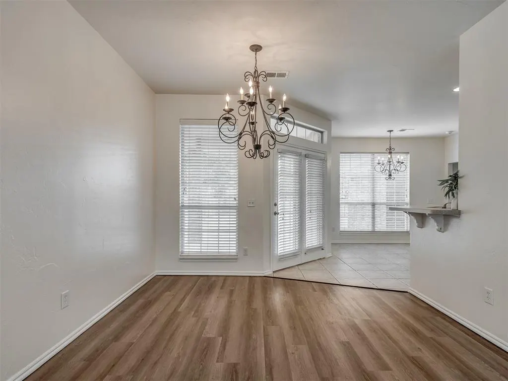 Photo 7 — 325 Crossland Court, Edmond, OK 73003