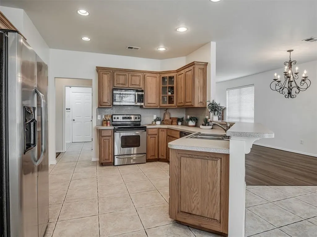 Photo 10 — 325 Crossland Court, Edmond, OK 73003