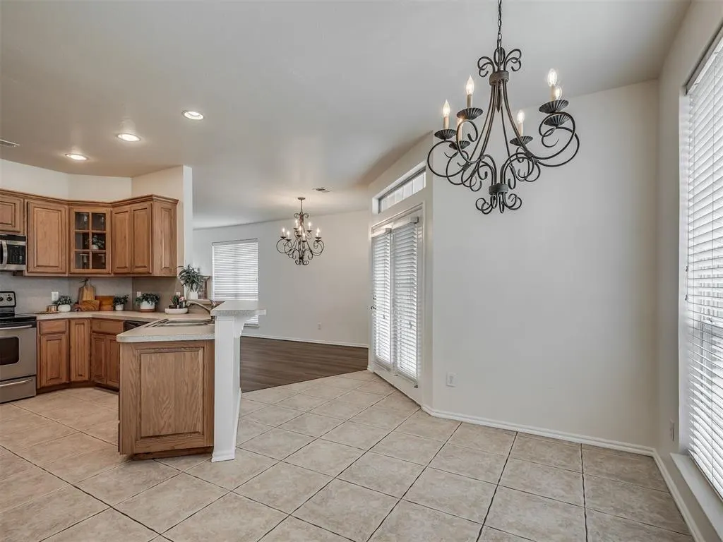 Photo 17 — 325 Crossland Court, Edmond, OK 73003