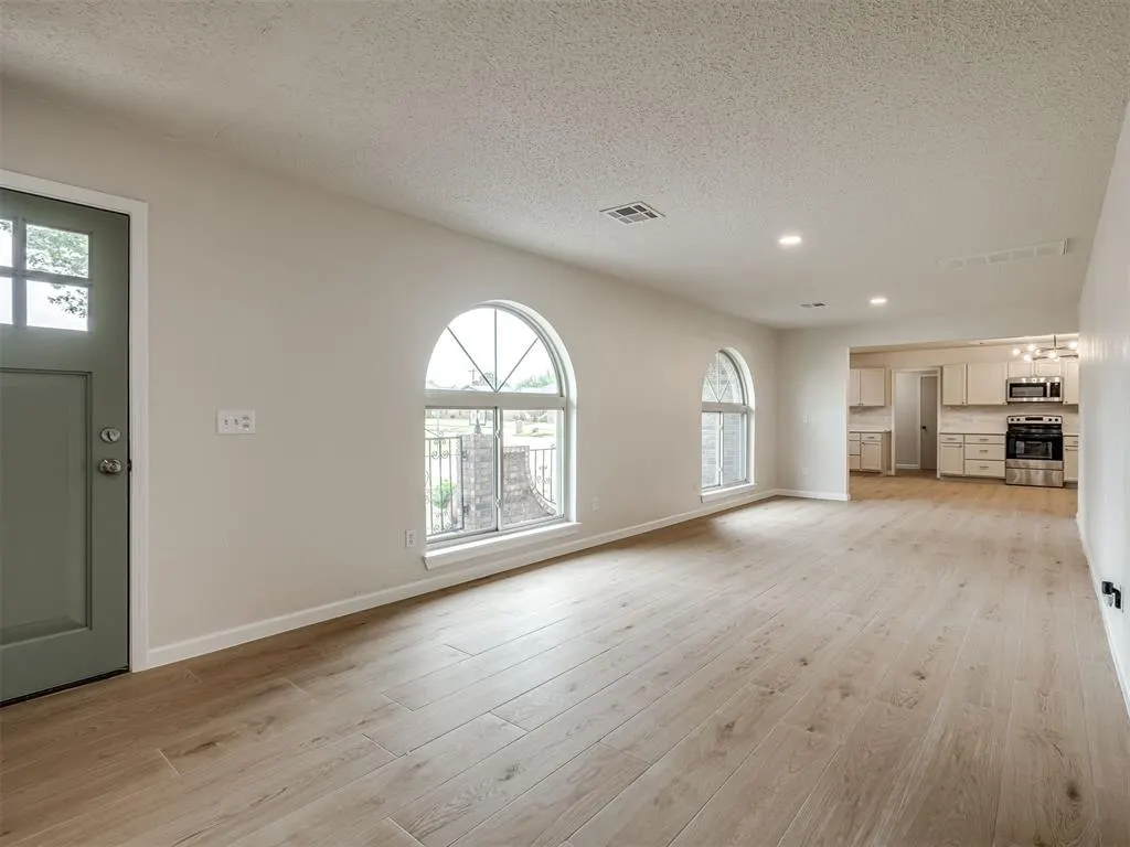 Photo 3 — 1320 Lowrie Lane, Oklahoma City, OK 73159
