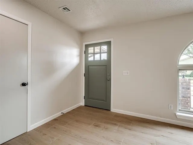 Photo 4 — 1320 Lowrie Lane, Oklahoma City, OK 73159