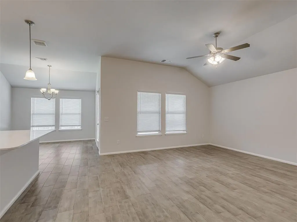 Photo 5 — 408 Haven Street, Yukon, OK 73099