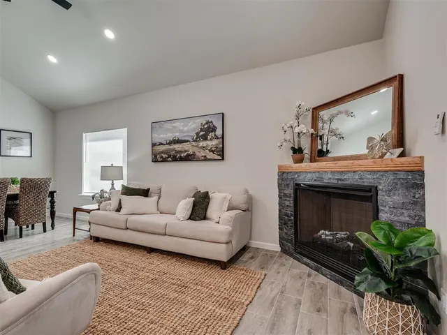 Photo 4 — 712 E Lincoln Avenue, Guthrie, OK 73044