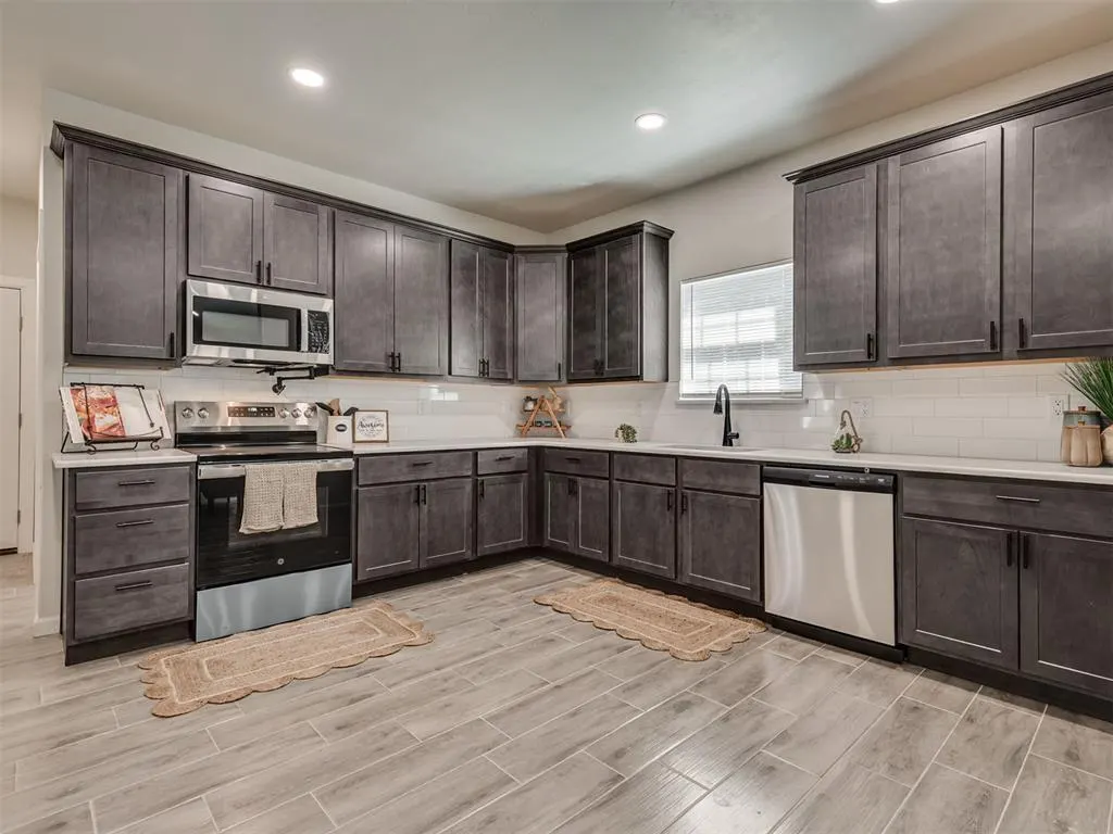 Photo 14 — 712 E Lincoln Avenue, Guthrie, OK 73044