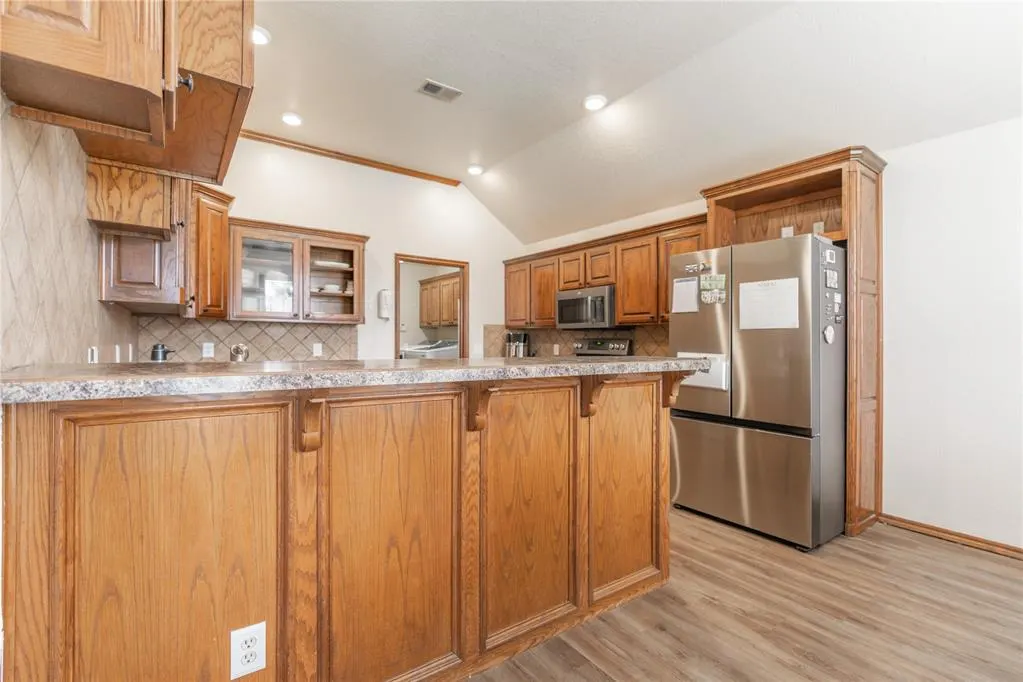 Photo 9 — 604 SW 160th Street, Oklahoma City, OK 73170
