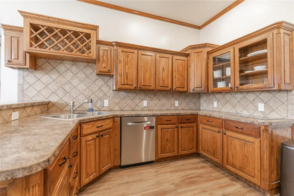 Photo 10 — 604 SW 160th Street, Oklahoma City, OK 73170
