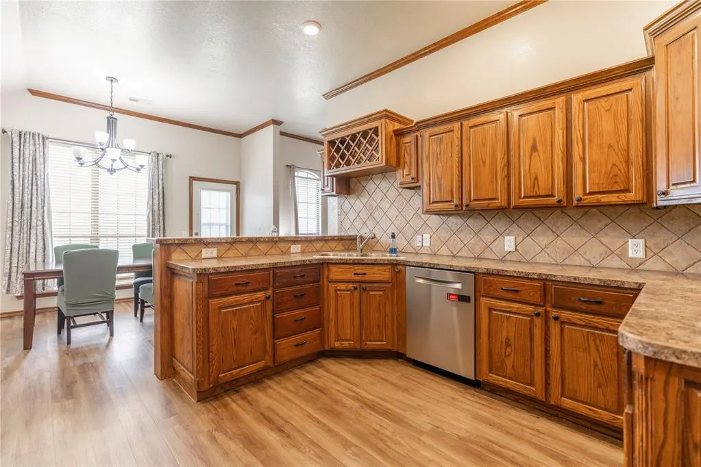Photo 12 — 604 SW 160th Street, Oklahoma City, OK 73170