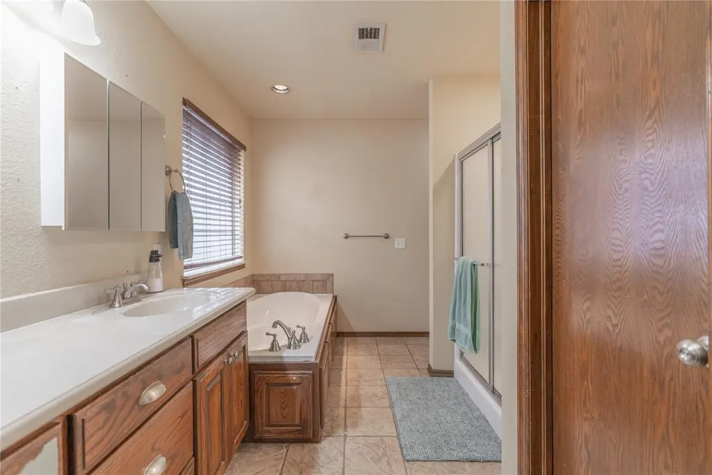 Photo 28 — 604 SW 160th Street, Oklahoma City, OK 73170