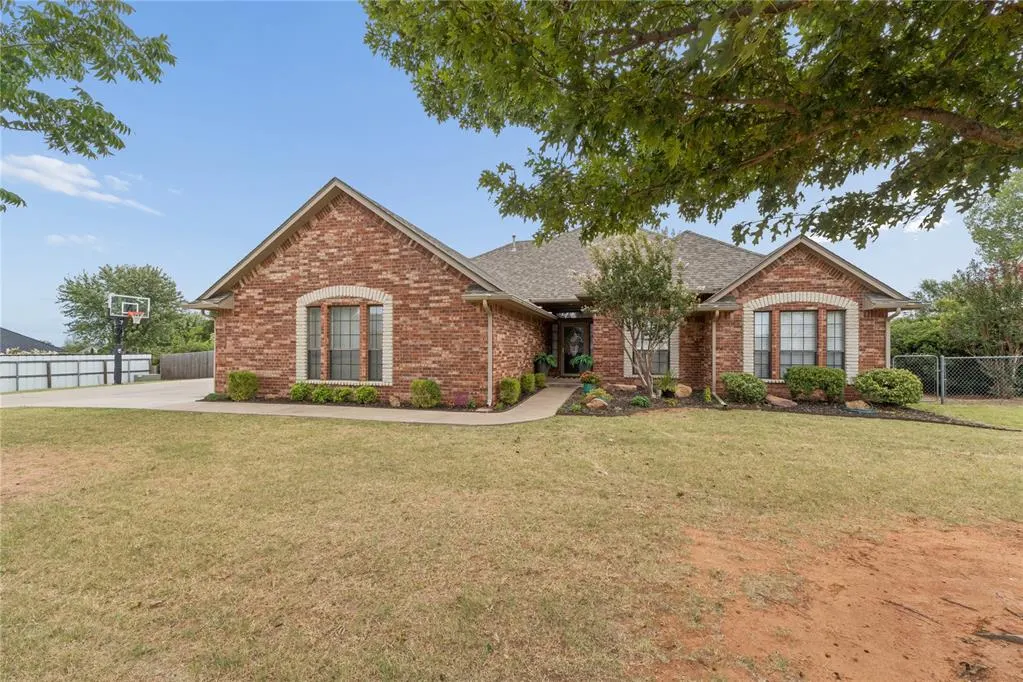Photo 4 — 900 Grandview Road, Tuttle, OK 73089