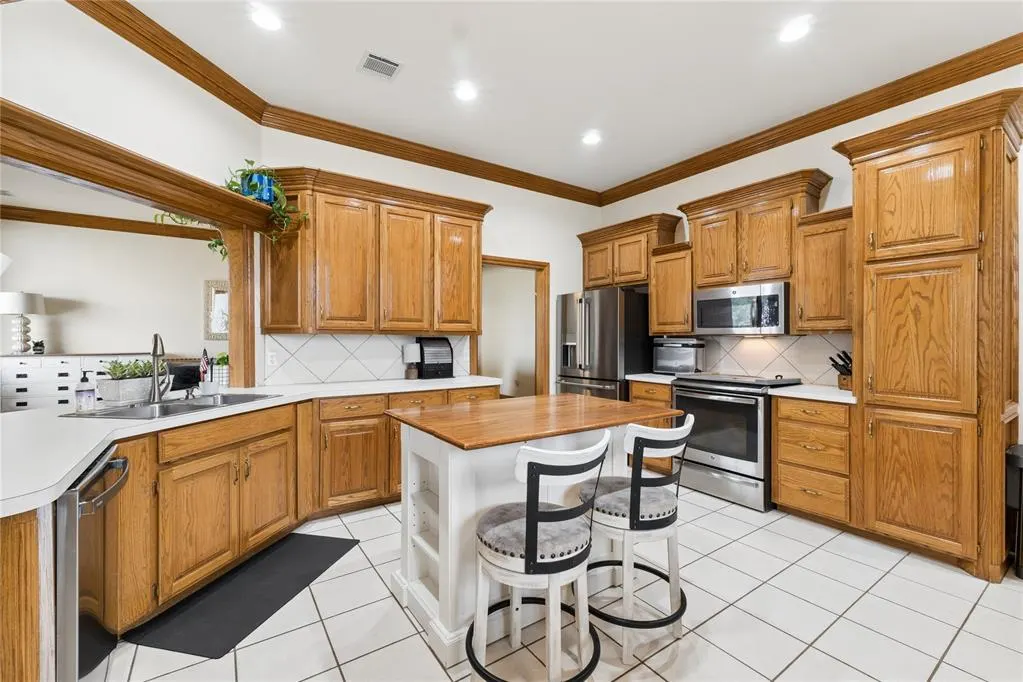 Photo 14 — 900 Grandview Road, Tuttle, OK 73089