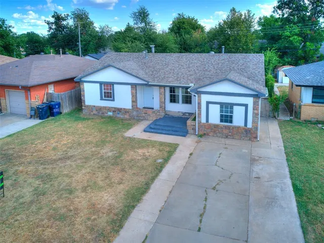 Photo 5 — 2216 SW 60th Streets, Oklahoma City, OK 73159
