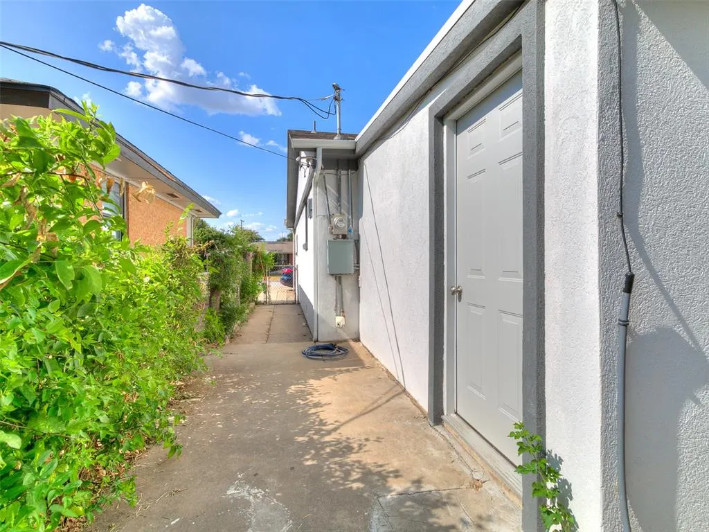 Photo 9 — 2216 SW 60th Streets, Oklahoma City, OK 73159