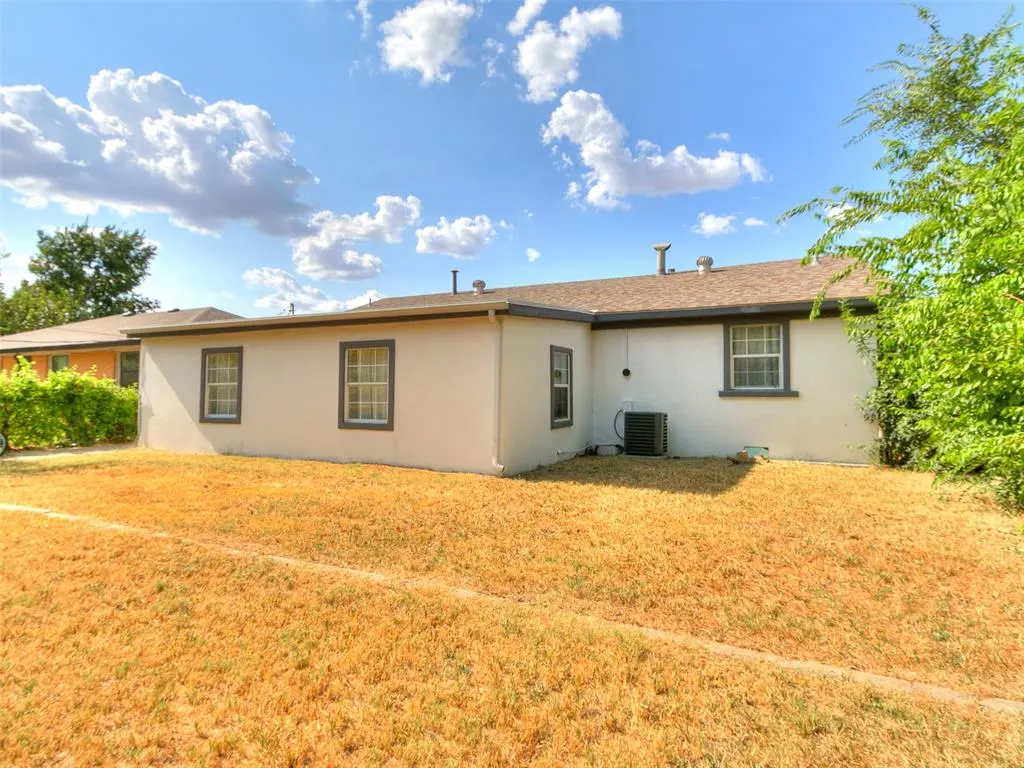 Photo 12 — 2216 SW 60th Streets, Oklahoma City, OK 73159
