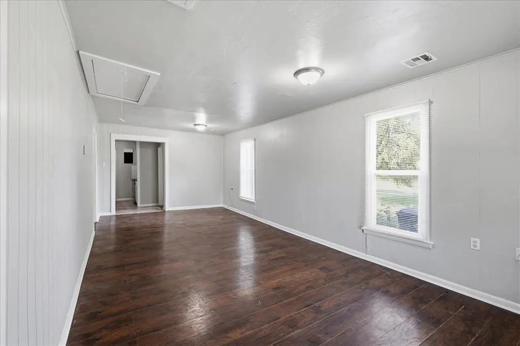 Photo 4 — 1216 E Vilas Avenue, Guthrie, OK 73044