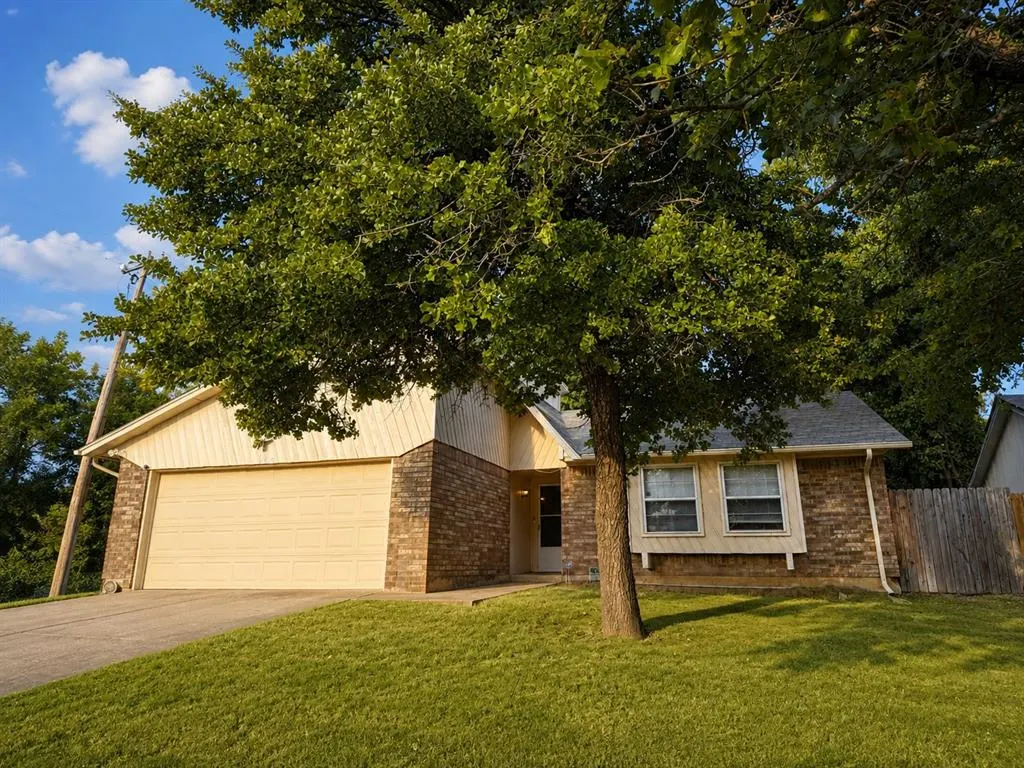 Photo 2 — 1828 David Terrace, Oklahoma City, OK 73141