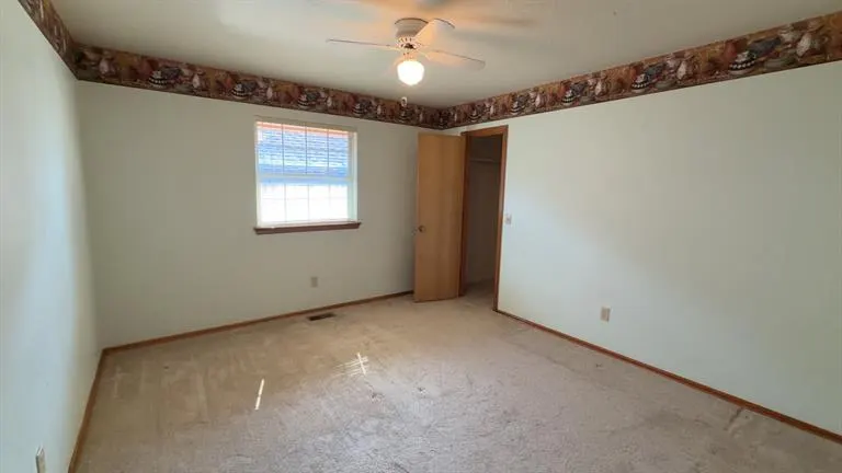 Photo 9 — 11608 SW 3rd Street, Yukon, OK 73099