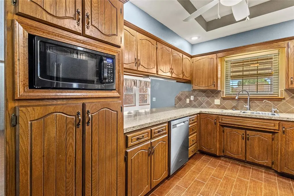 Photo 13 — 1800 Sandstone Avenue, Weatherford, OK 73096