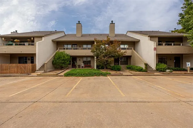 Photo 2 — 11130 Stratford Drive 418, Oklahoma City, OK 73120