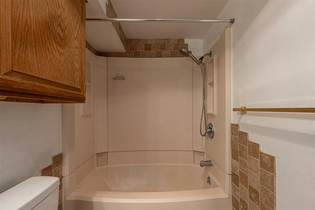 Photo 18 — 11130 Stratford Drive 418, Oklahoma City, OK 73120