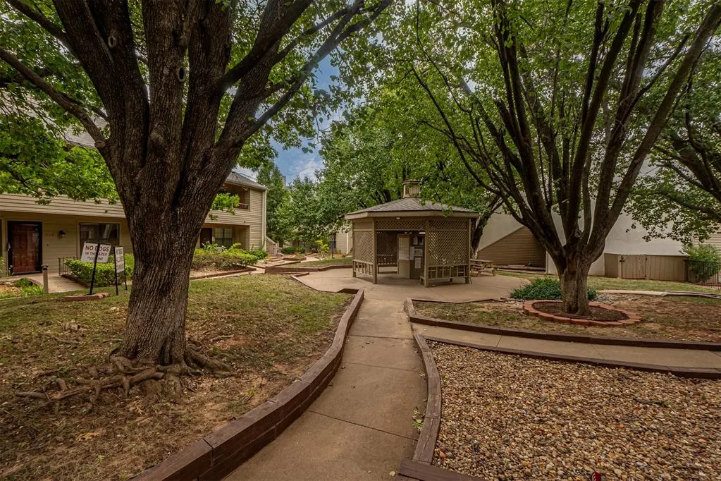 Photo 21 — 11130 Stratford Drive 418, Oklahoma City, OK 73120