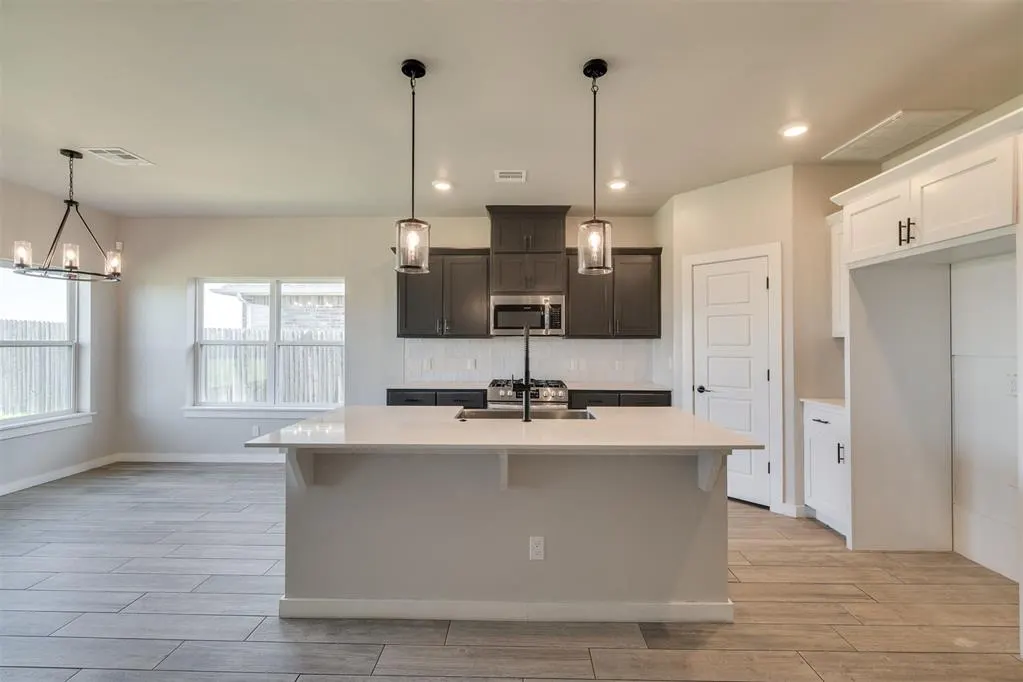 Photo 17 — 409 Carlow Way, Yukon, OK 73099