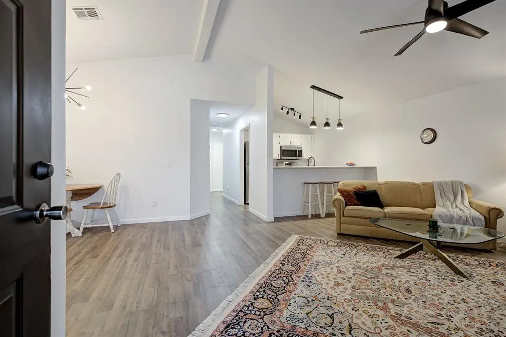Photo 2 — 1008 SW 23rd Street, Moore, OK 73170