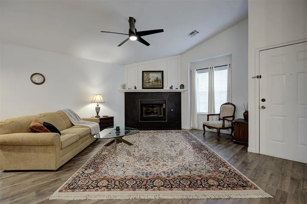 Photo 3 — 1008 SW 23rd Street, Moore, OK 73170
