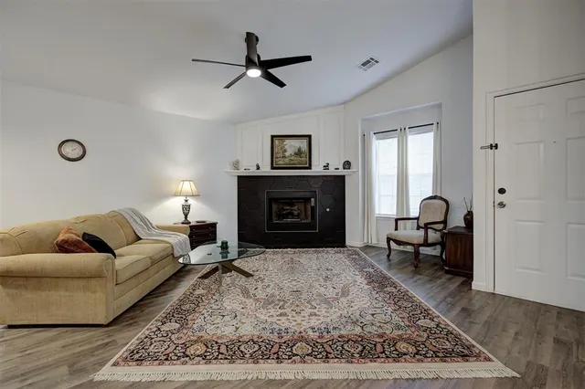 Photo 3 — 1008 SW 23rd Street, Moore, OK 73170