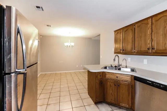 Photo 5 — 2607 Lonnie Lane, Moore, OK 73170