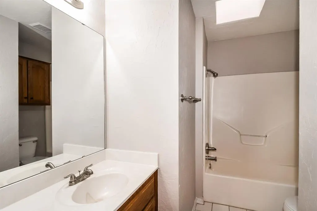 Photo 14 — 2607 Lonnie Lane, Moore, OK 73170